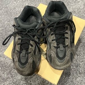 Yeezy Boost 700 V2 kids